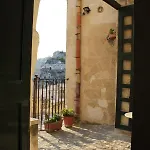 Locus Amoenus 4* מטרה