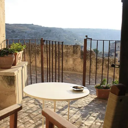Locus Amoenus 4*