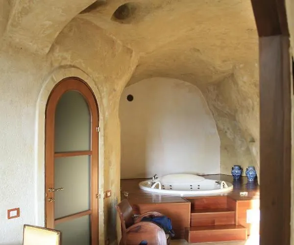 Couette-café Locus Amoenus 4*